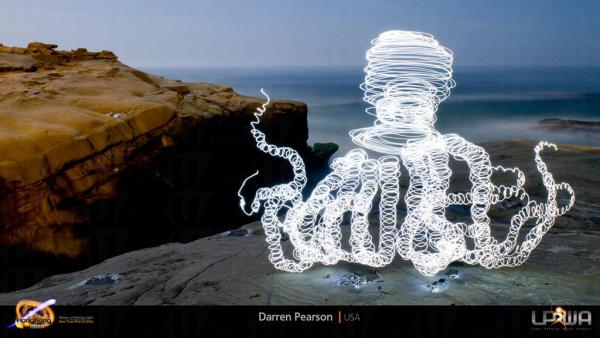 新城市廣場在今個夏天即將舉行「Waves of Shining Light舞動光繪盛夏」活動。